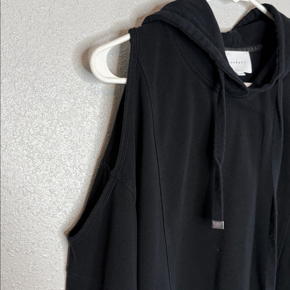 Sundays Women's Black Open Shoulder Hooded Sweatshirt Medium - Picture 3 of 6